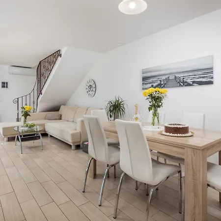 Surina Villa Moscenice